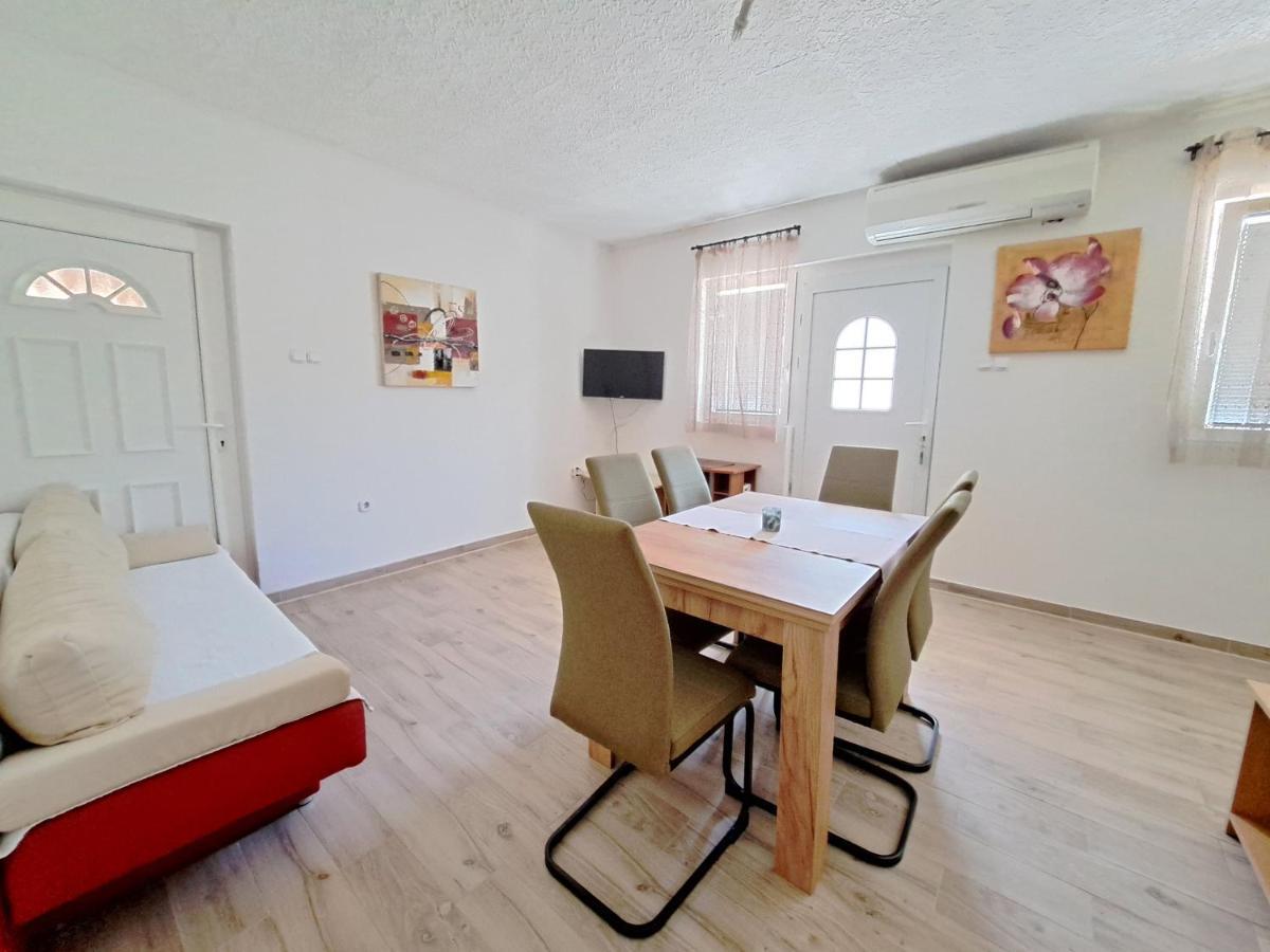 Apartmani Postonjski Privlaka  Bagian luar foto